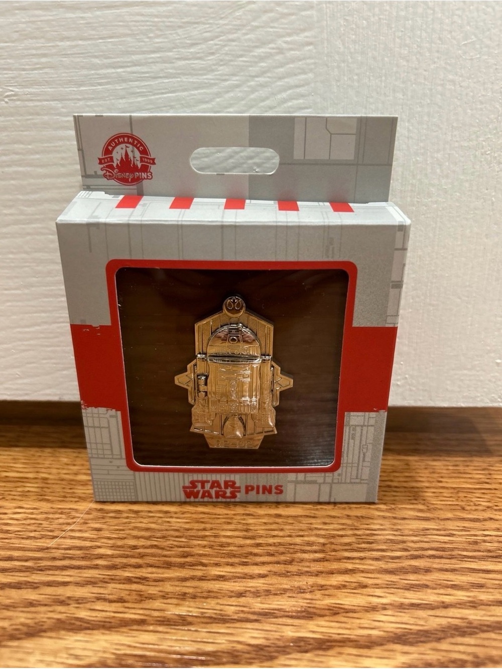 Disney Parks Star Wars R2-D2 Hinged Jumbo Limited Release Pin